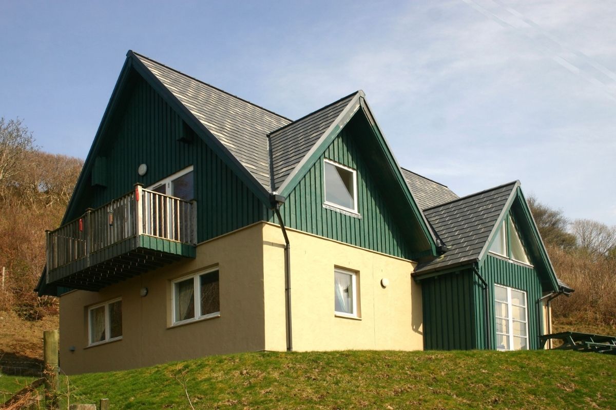 Half Moon House Visit Mull & Iona